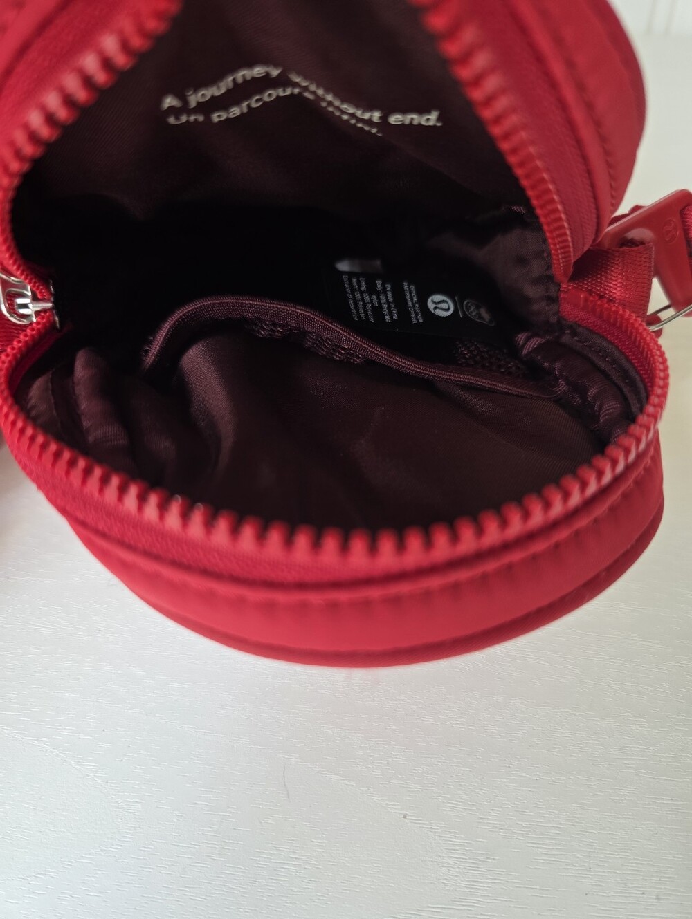 Lululemon Team Canada 22 Future Legacy Crossbody Bag Crimson Red - Picture 7 of 11